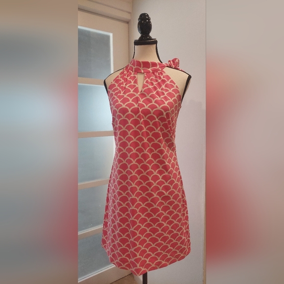 Katherine Way Dresses & Skirts - Katherine Way Made In Usa Pink and White Scallop Mini Dress